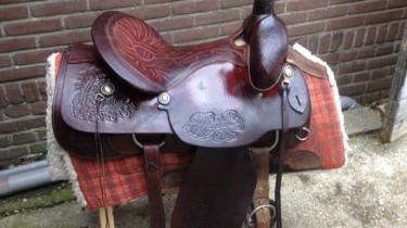 lederen zadel